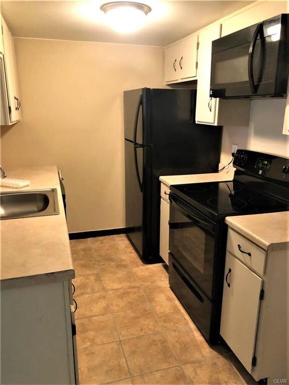 16 S 10th St unit 13, Emmaus, PA 18049 - photo 2