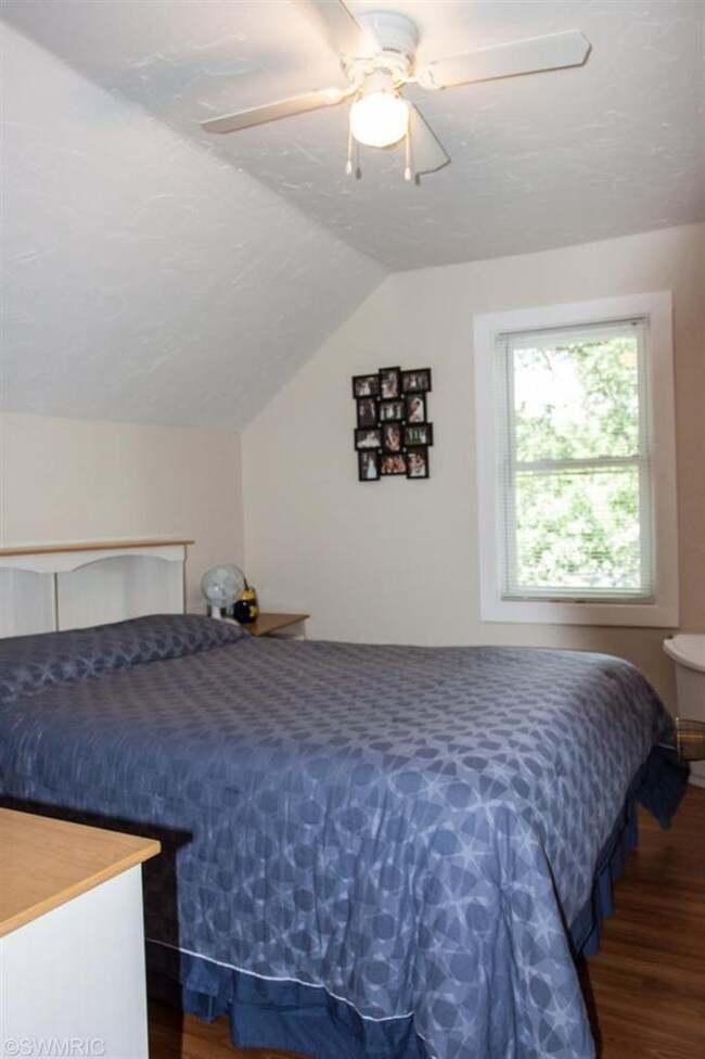 2047 Plainfield Ave NE, Grand Rapids, MI 49505 - photo 6