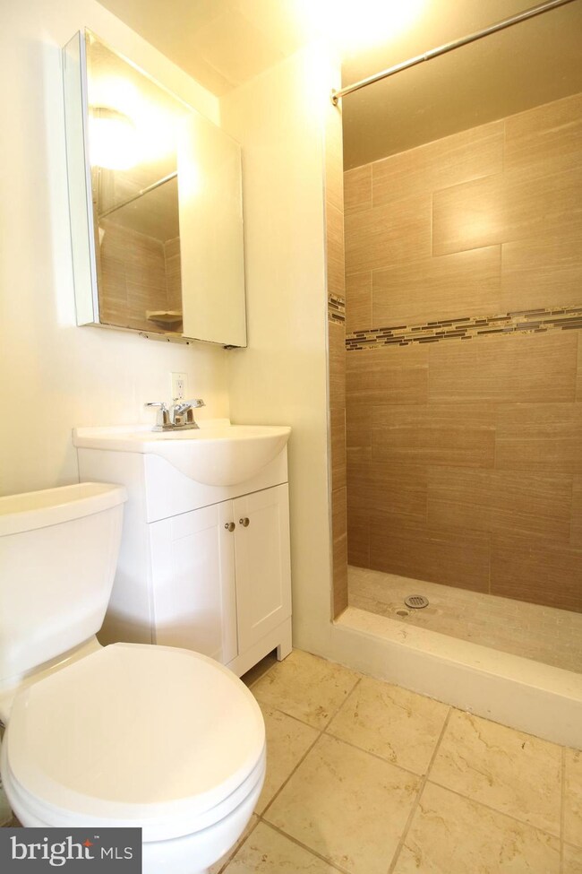 929 Spruce St unit B, Philadelphia, PA 19107 - photo 7