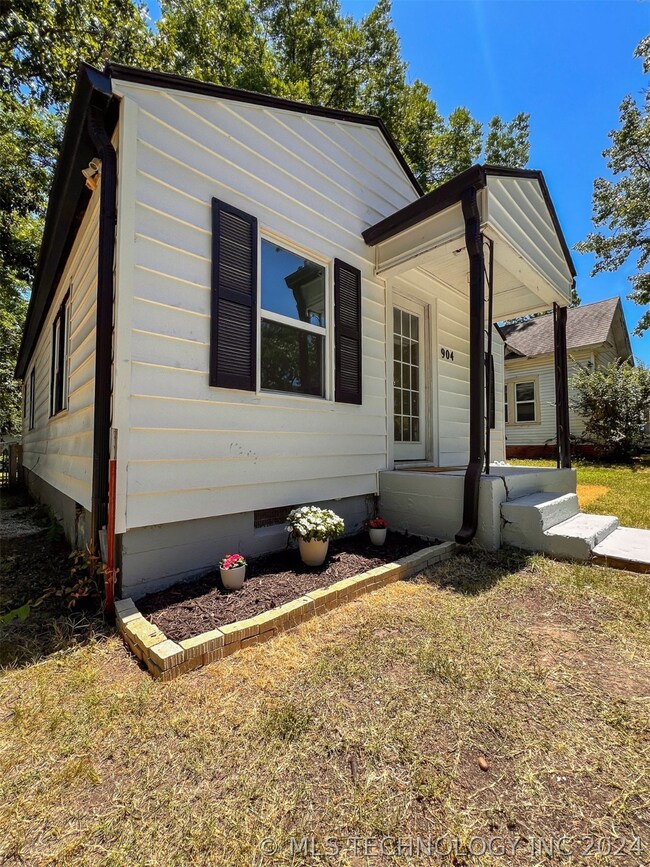 904 S Johnston St, Ada, OK 74820 - photo 2