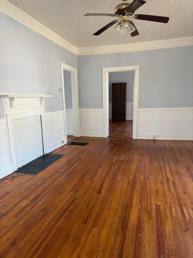 136 Mccary St, Edgefield, SC 29824 - photo 5