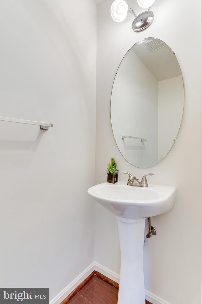 8813 Charm Ct, Brandywine, MD 20613 - photo 7