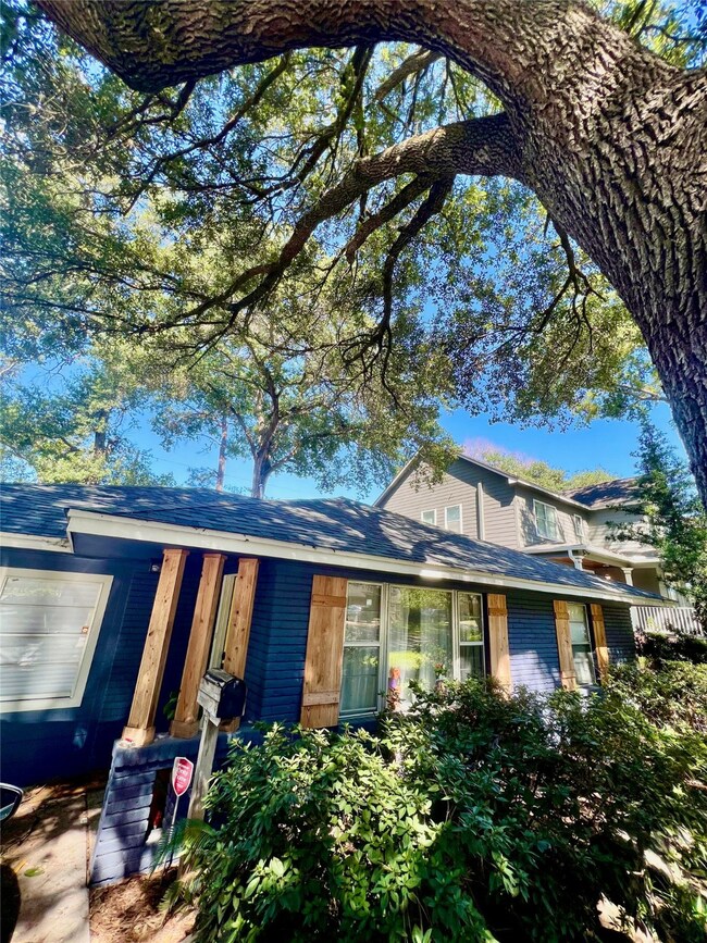 2326 Gardenia Dr, Houston, TX 77018 - photo 2