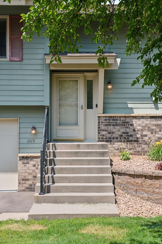 11115 Vessey Cir, Bloomington, MN 55437 - photo 4