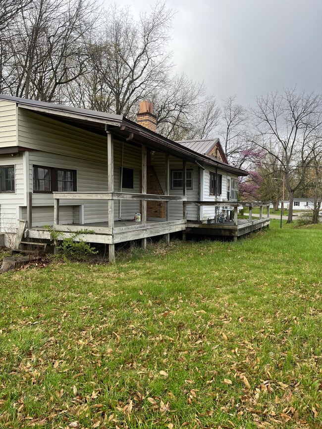 2493 W Us Highway 136, Covington, IN 47932 - photo 2