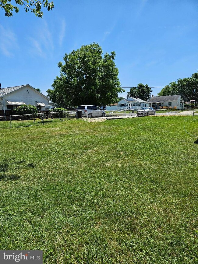 558 Compass Rd E, Middle River, MD 21220 - photo 5