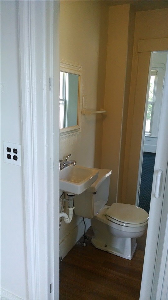 13 Beacon St, Nashua, NH 03064 - photo 7