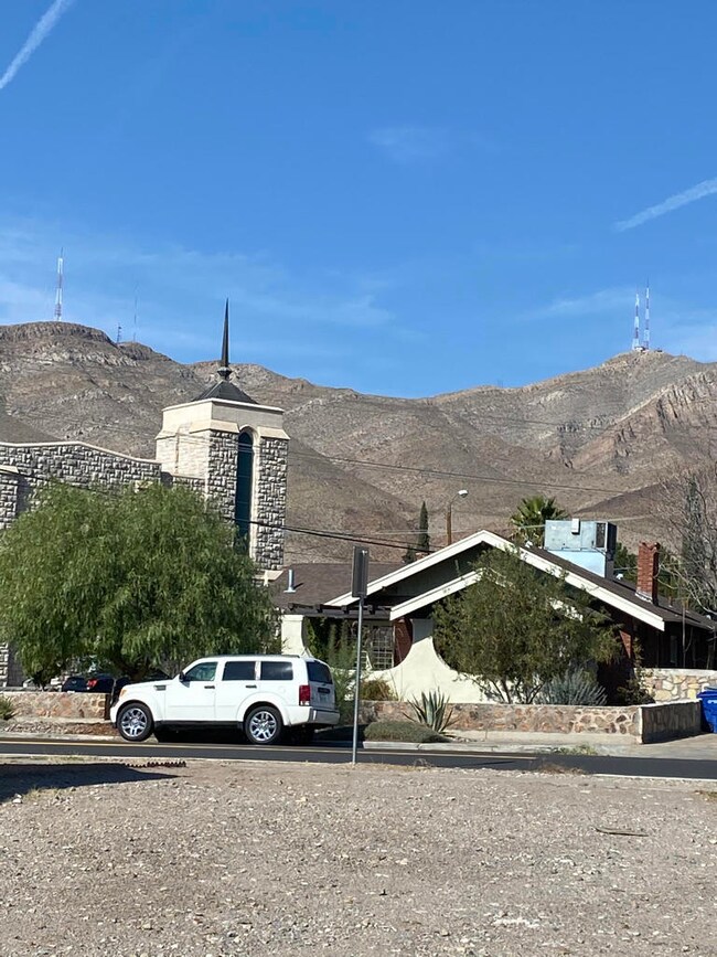 2910 Grant Ave, El Paso, TX 79930 - photo 6