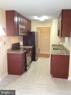 Treebrooke unit 107, Oakton, VA 22124 - photo 3