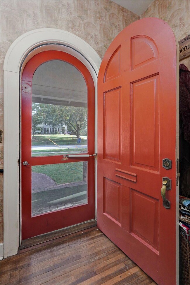 1505 E Walnut St-23
