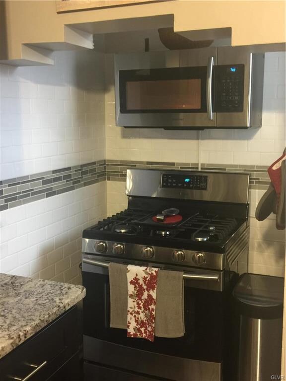 643 N 2nd St, Allentown, PA 18102 - photo 4