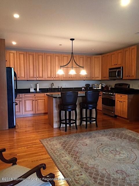 Front Street 201 kitchen