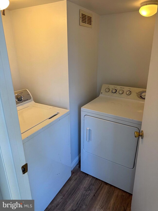 18412 Woodland Dr unit APARTMENT A, Triangle, VA 22172 - photo 7