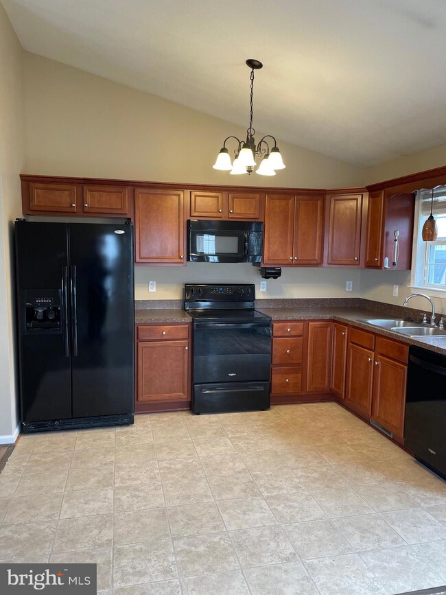 229 Aden Dr, Strasburg, VA 22657 - photo 4