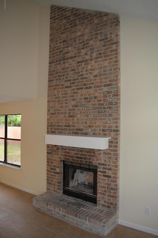 3984 Hatchling Ct, Jacksonville, FL 32210 - photo 4