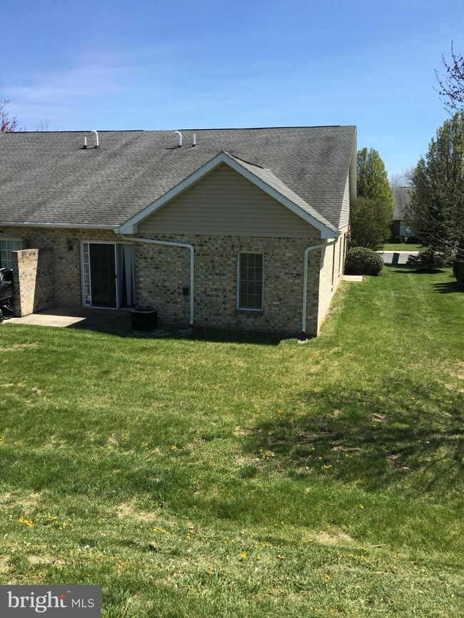 14058 Sweet Vale Dr, Hagerstown, MD 21742 - photo 3