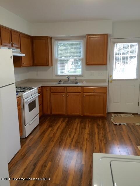 3-5 E Point Pleasant Ave unit 3, Ocean Gate, NJ 08740 - photo 2