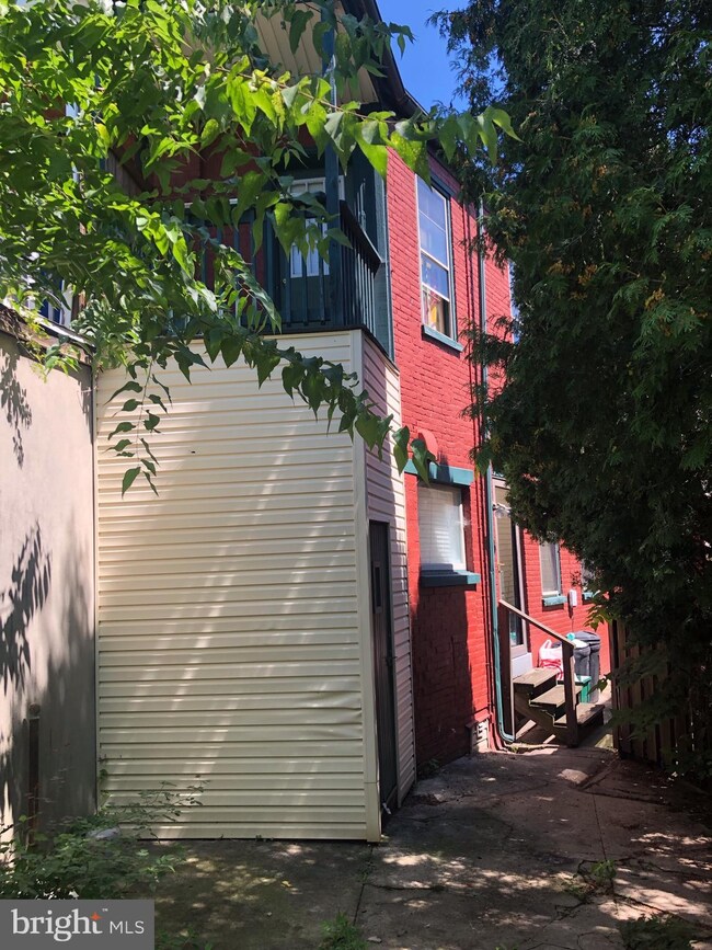 426 S 5th St, Reading, PA 19602 - photo 3