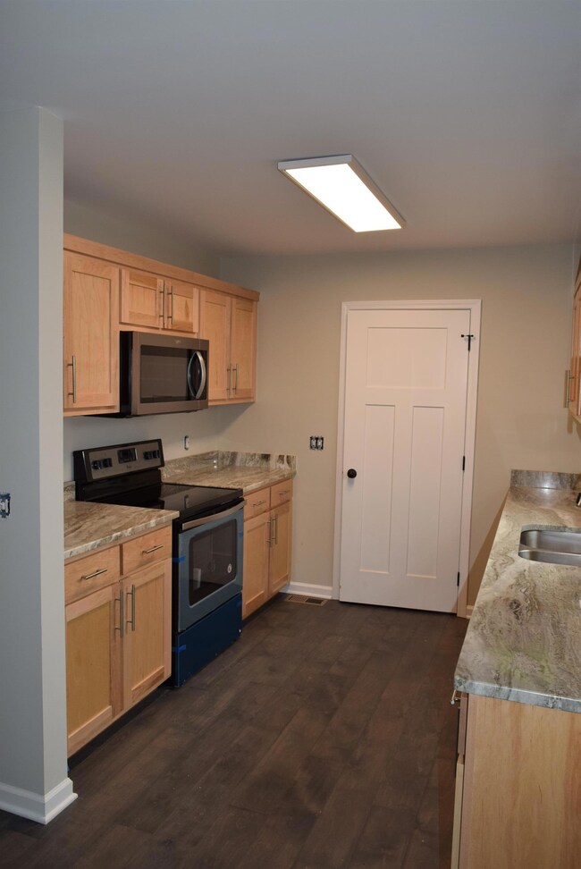 1034 Madison St, Manchester, TN 37355 - photo 6