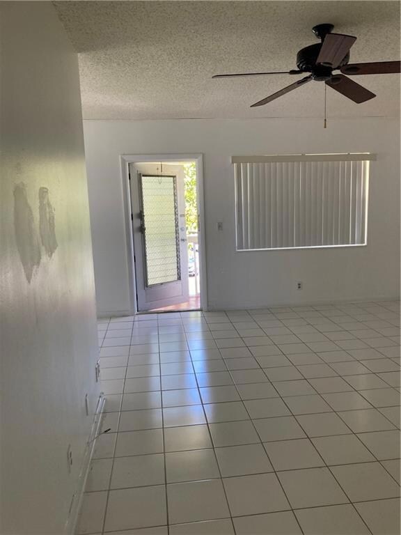 229 Norwich J, West Palm Beach, FL 33417 - photo 3