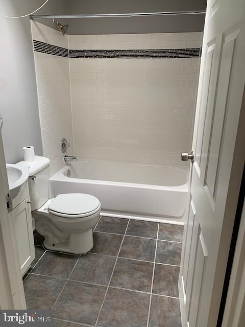 913 Imperial Ct, Halethorpe, MD 21227 - photo 5