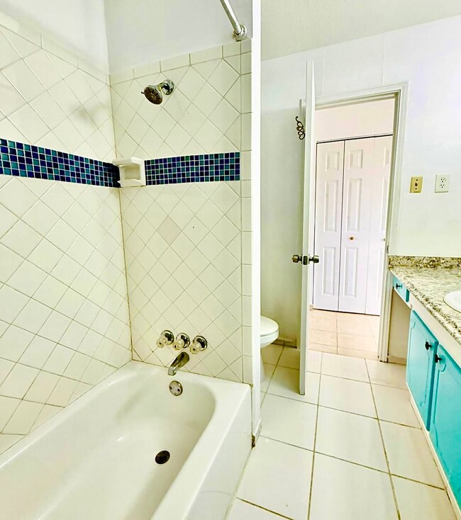 6405 Westward St unit 96, Houston, TX 77081 - photo 6