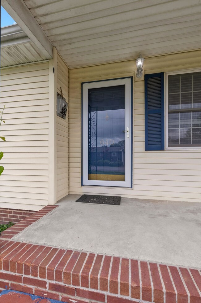 640 Colonette Dr, Hopkinsville, KY 42240 - photo 7