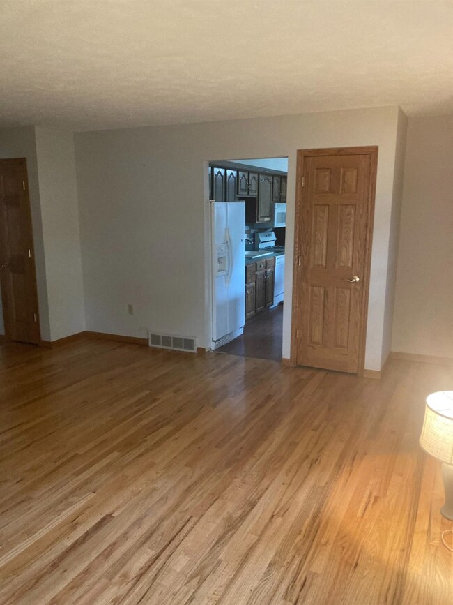 313 E 9th St, La Porte, IN 46350 - photo 6