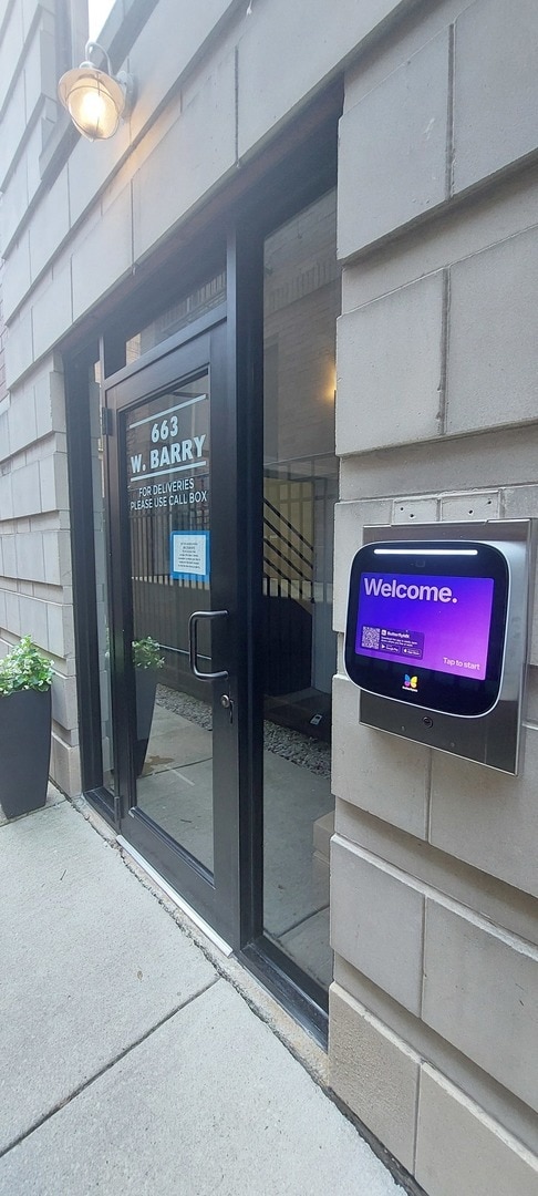 663 W Barry Ave unit 2A, Chicago, IL 60657 - photo 4