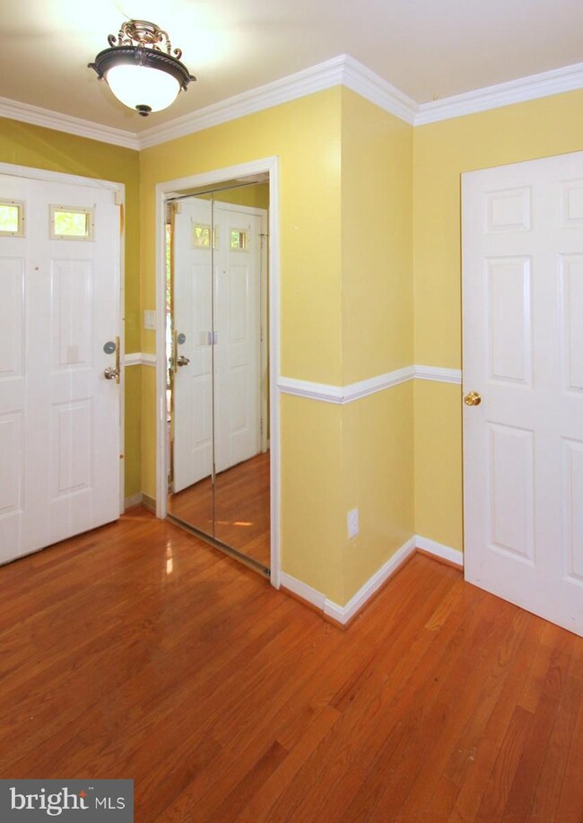 6826 Amber Hill Ct, District Heights, MD 20747 - photo 2