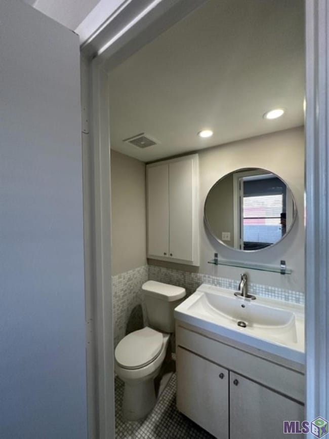 1855 Brightside Dr unit 3BR 1.5 BA, Baton Rouge, LA 70820 - photo 2