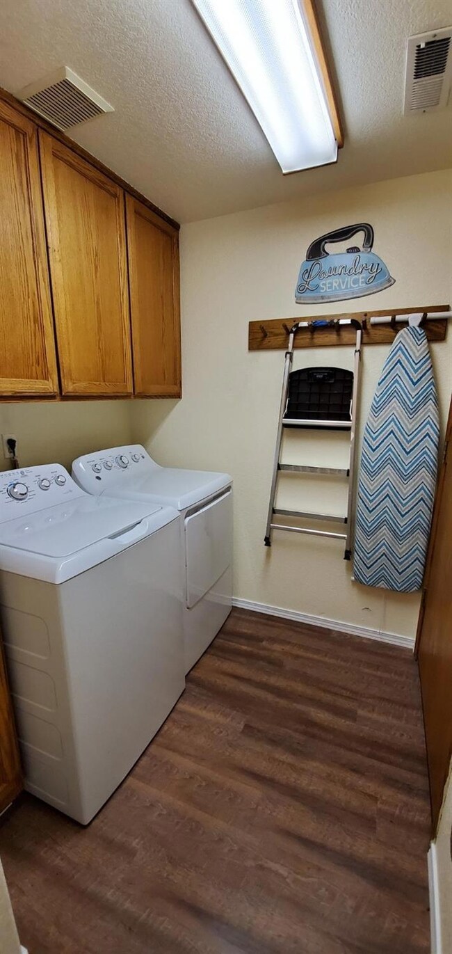 2503 NW Lassen Way, Grants Pass, OR 97526 - photo 3