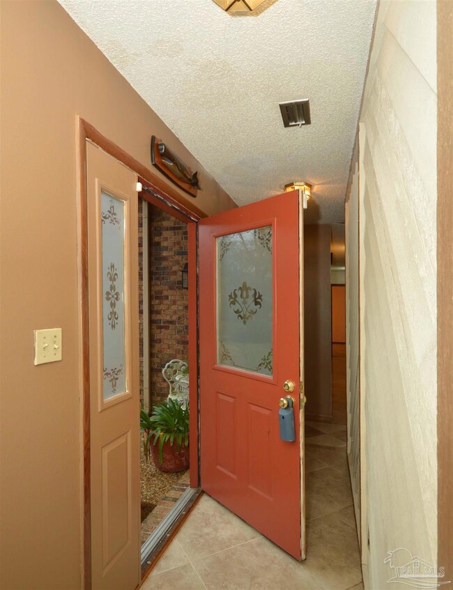 with 2 foyer closets