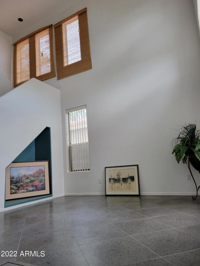 LIVING ROOM AREA