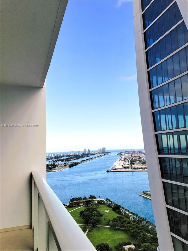 Ten Museum Park Condominiums unit 3508, Miami, FL 33132 - photo 3