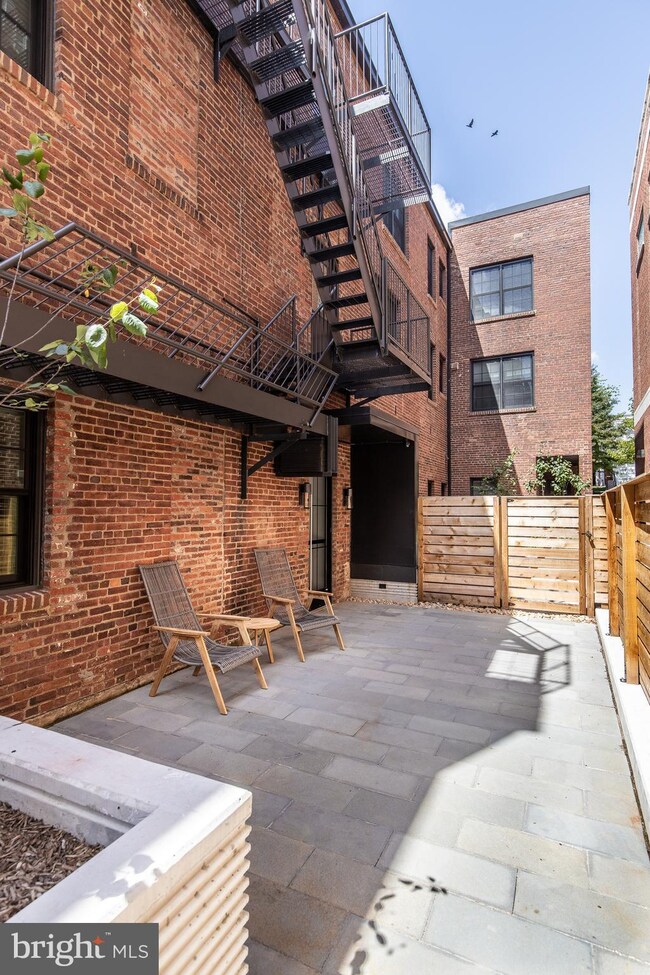 1813 35th St NW unit 201, Washington, DC 20007 - photo 2