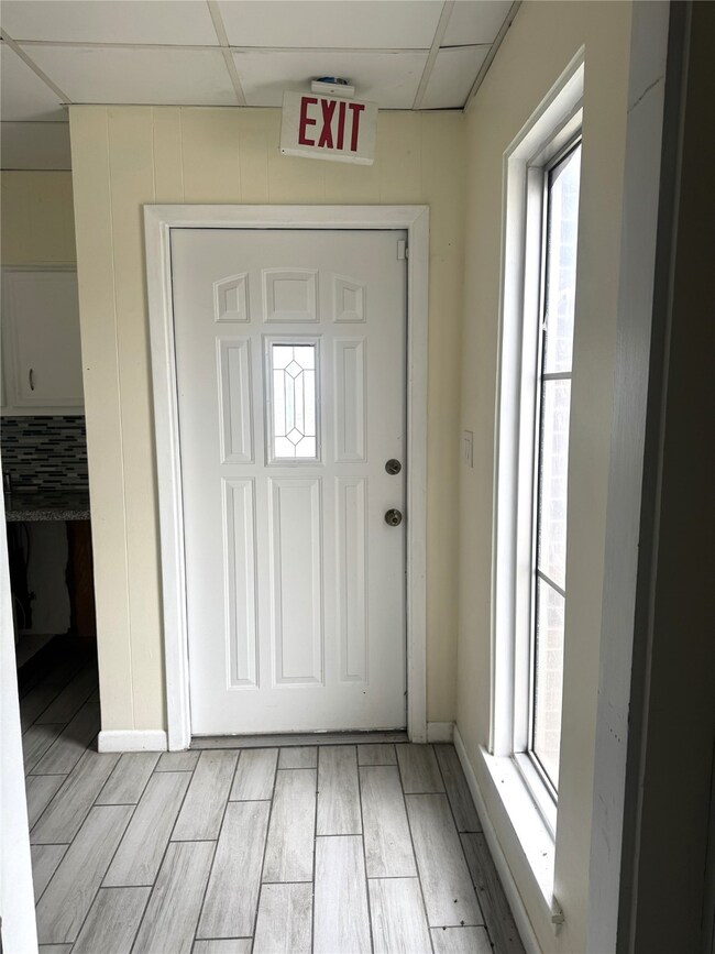 2323 Main St, Waller, TX 77484 - photo 7