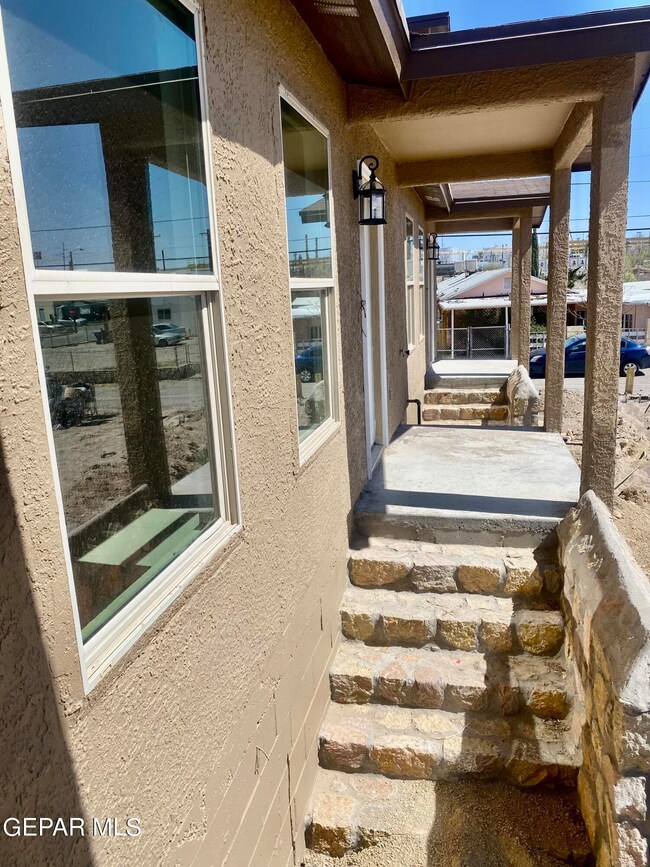 108 N Gibraltar Dr unit C, El Paso, TX 79905 - photo 4