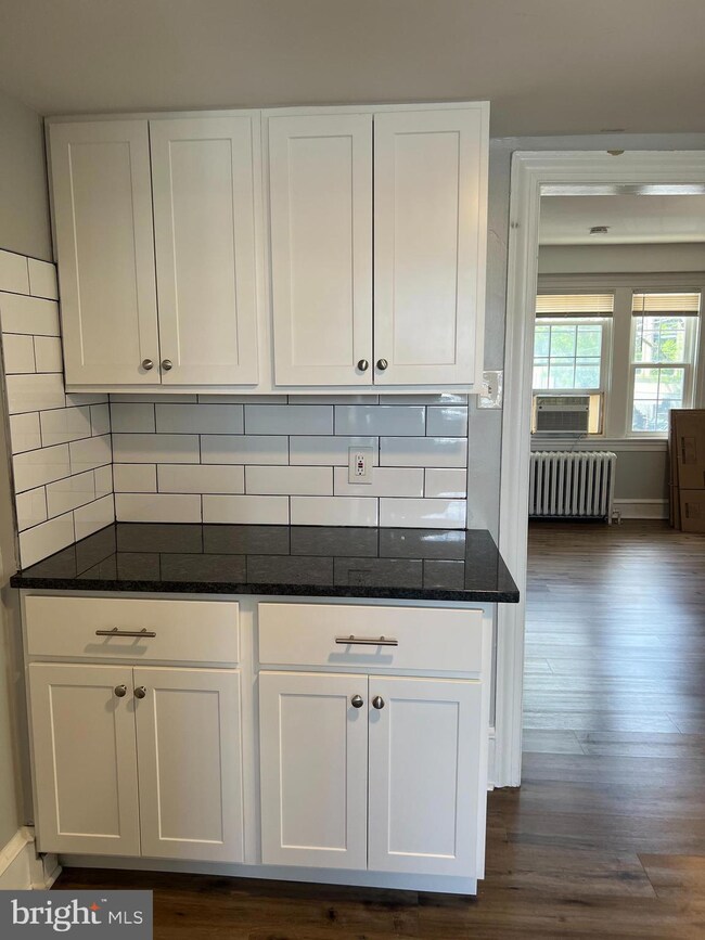 111 S Wayne Ave unit 2ND FLOOR, Wayne, PA 19087 - photo 4