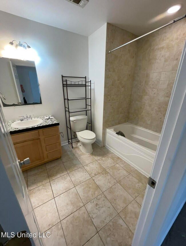 590 Royal Oak Dr unit 12, Pass Christian, MS 39571 - photo 6