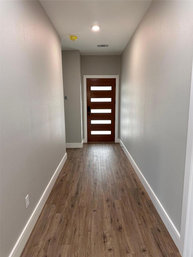 2209 Hercules Dr, Granbury, TX 76048 - photo 2