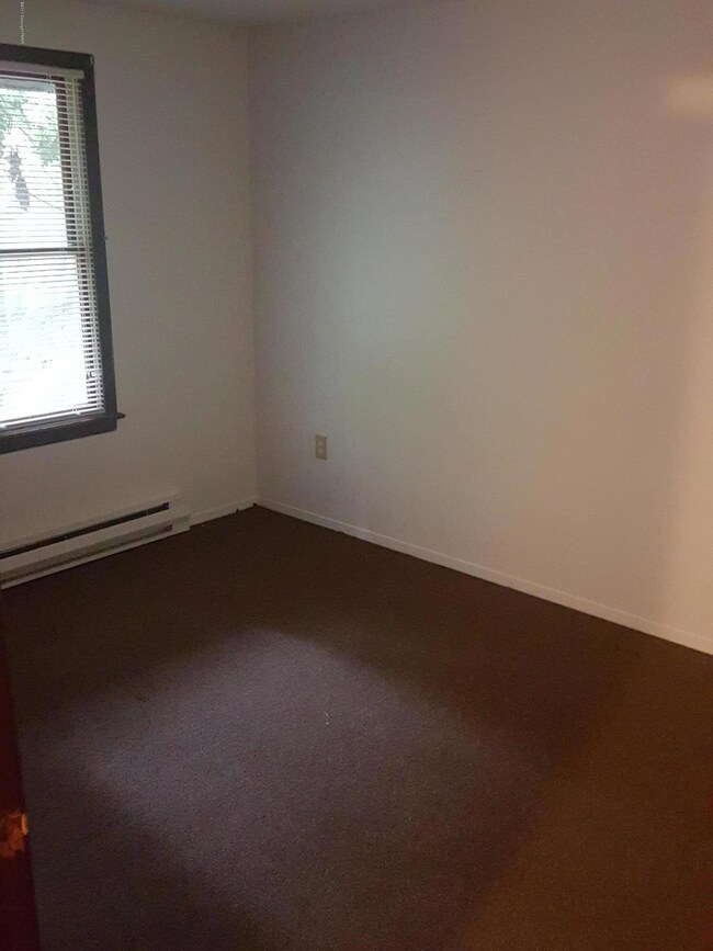 2 Mountain Dr unit 202, Mount Pocono, PA 18344 - photo 7