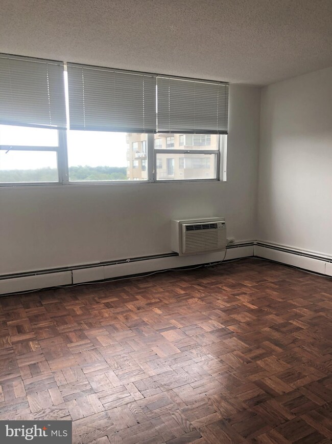 Radnor House unit 813, Bryn Mawr, PA 19010 - photo 6