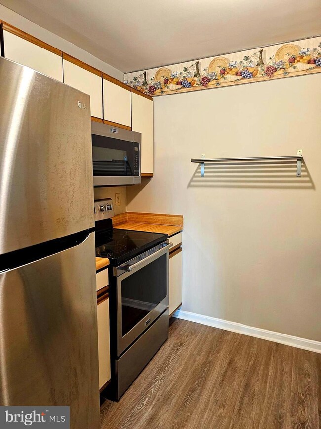 114 Water Fountain Way unit 104, Glen Burnie, MD 21060 - photo 6