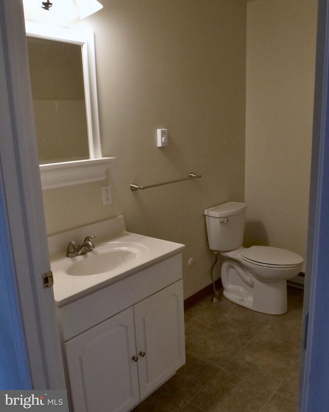 8 Farrell Ln, Wilkes Barre, PA 18705 - photo 6