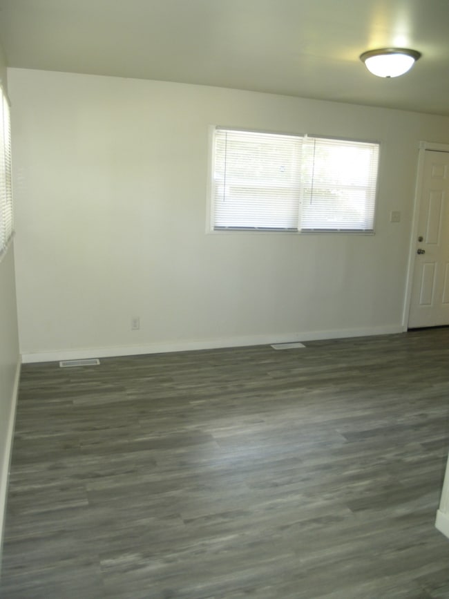 22431 Strassburg Ave, Sauk Village, IL 60411 - photo 5