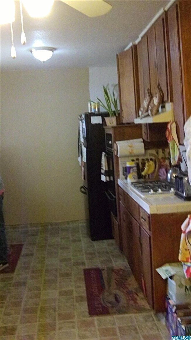 21083 Iris Ave, Porterville, CA 93257 - photo 3