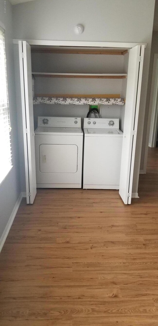 washer dryer included