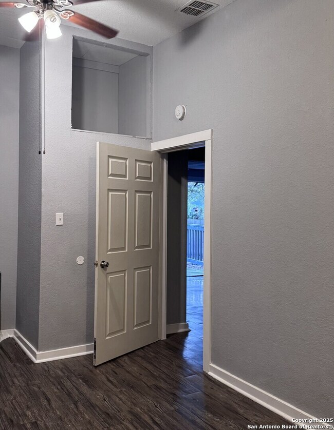 248 Clifford Ct unit 102, San Antonio, TX 78210 - photo 7