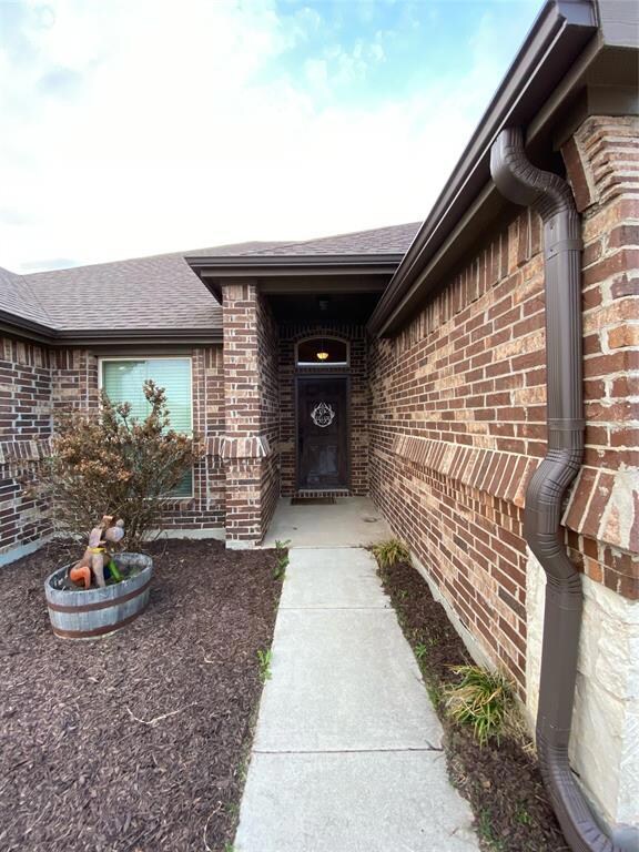 1111 Serendipity Cir, Sanger, TX 76266 - photo 4